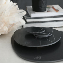 Load image into Gallery viewer, CIRCULAR PLATTERS NERO