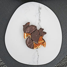 Load image into Gallery viewer, CIRCULAR PLATTERS BIANCO